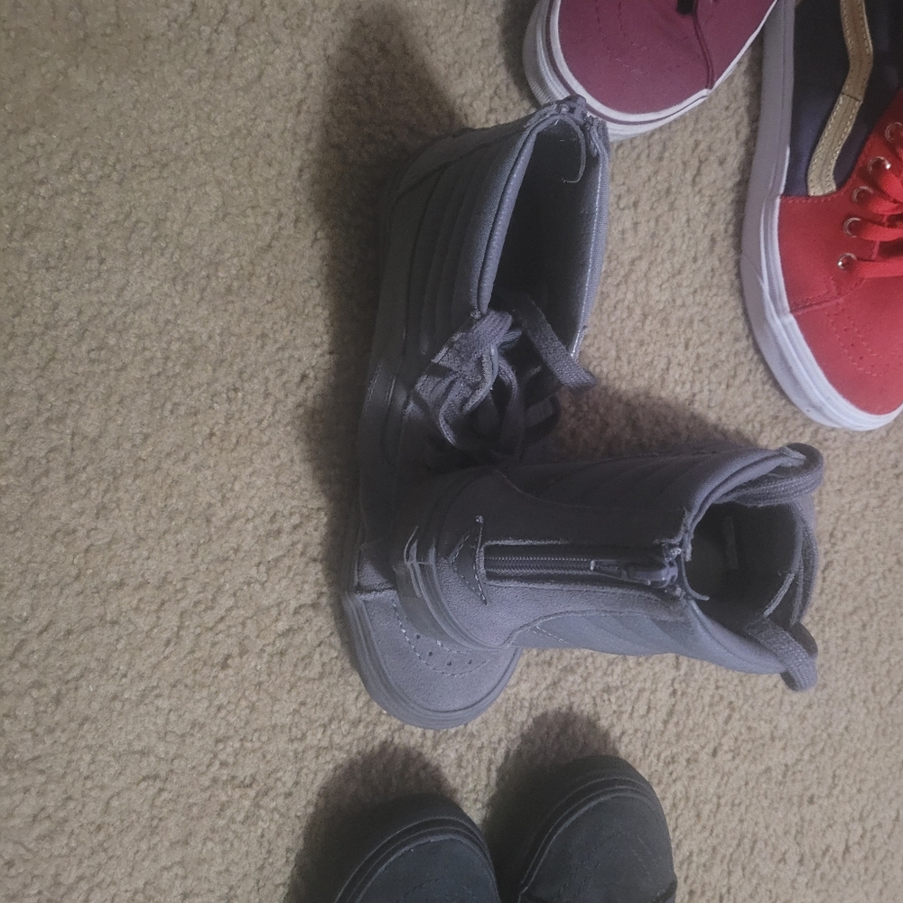 Vans - Picture 5 of 10